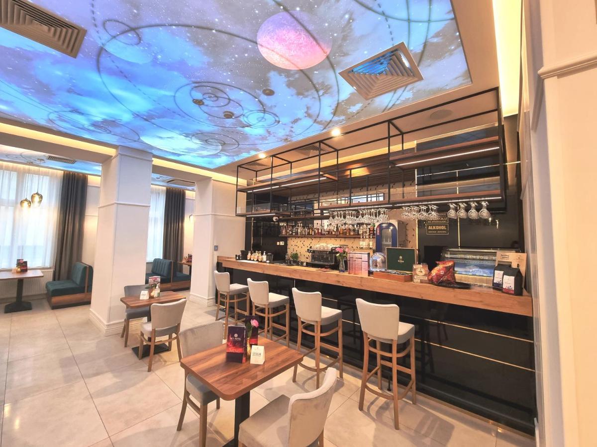 Sky Hotel Cracovia Exterior foto