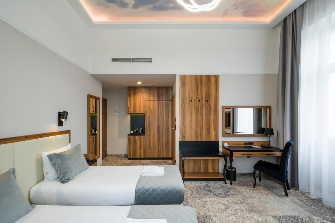 Sky Hotel Cracovia Exterior foto