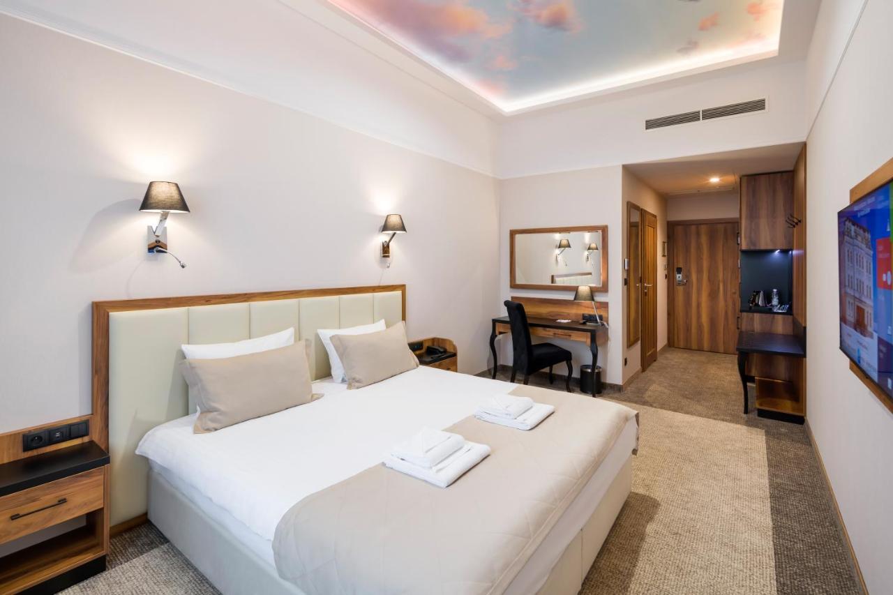 Sky Hotel Cracovia Exterior foto