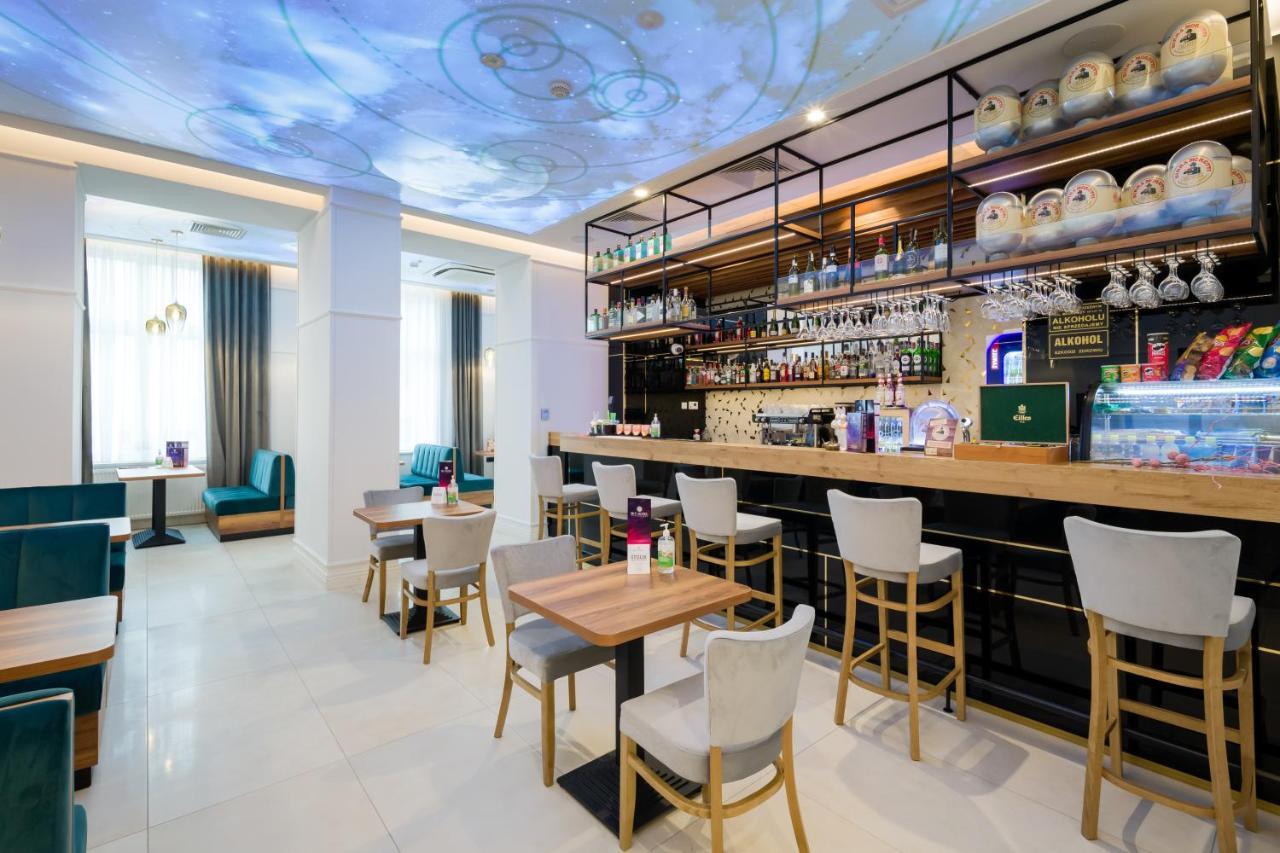 Sky Hotel Cracovia Exterior foto