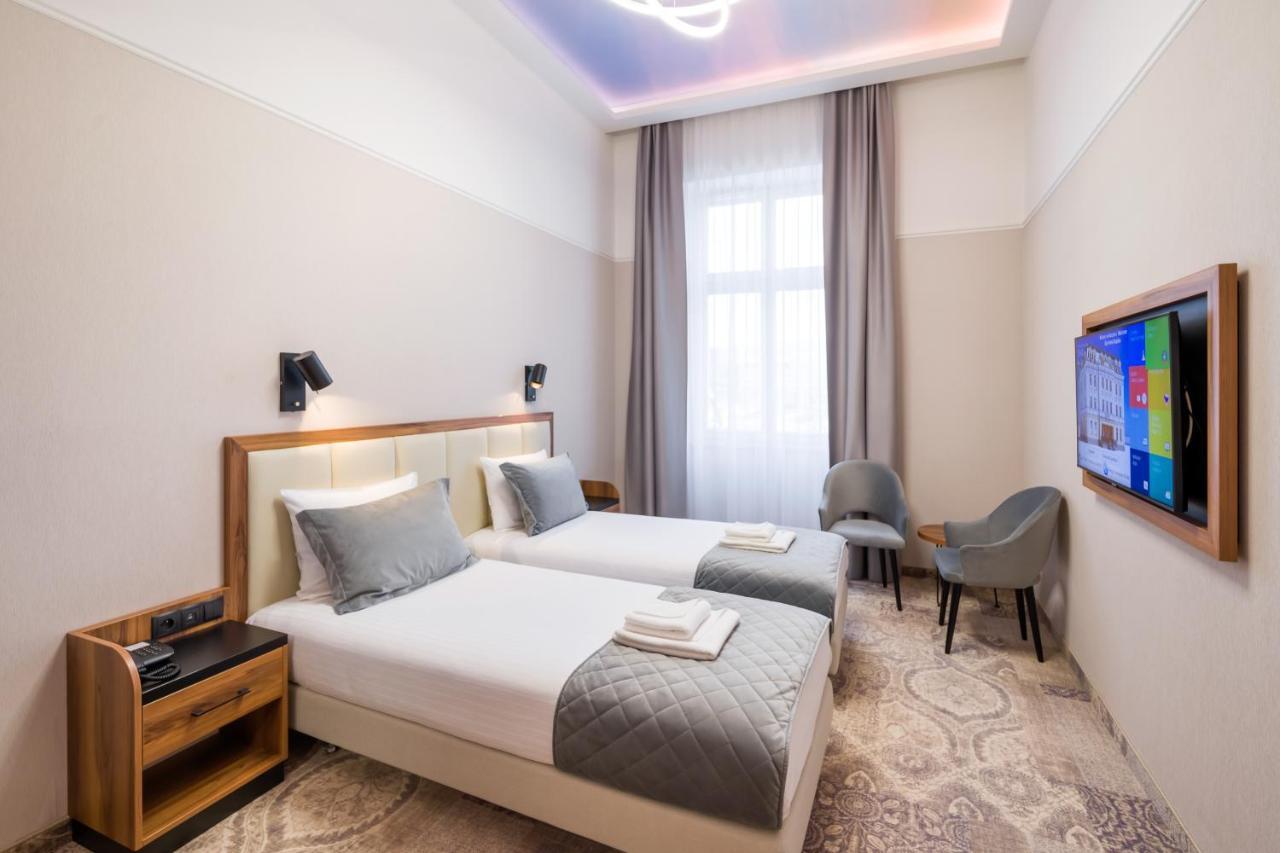 Sky Hotel Cracovia Exterior foto