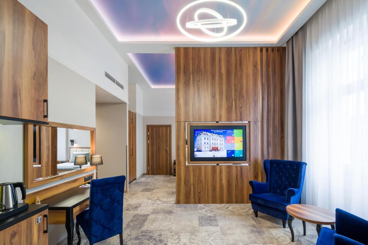 Sky Hotel Cracovia Exterior foto
