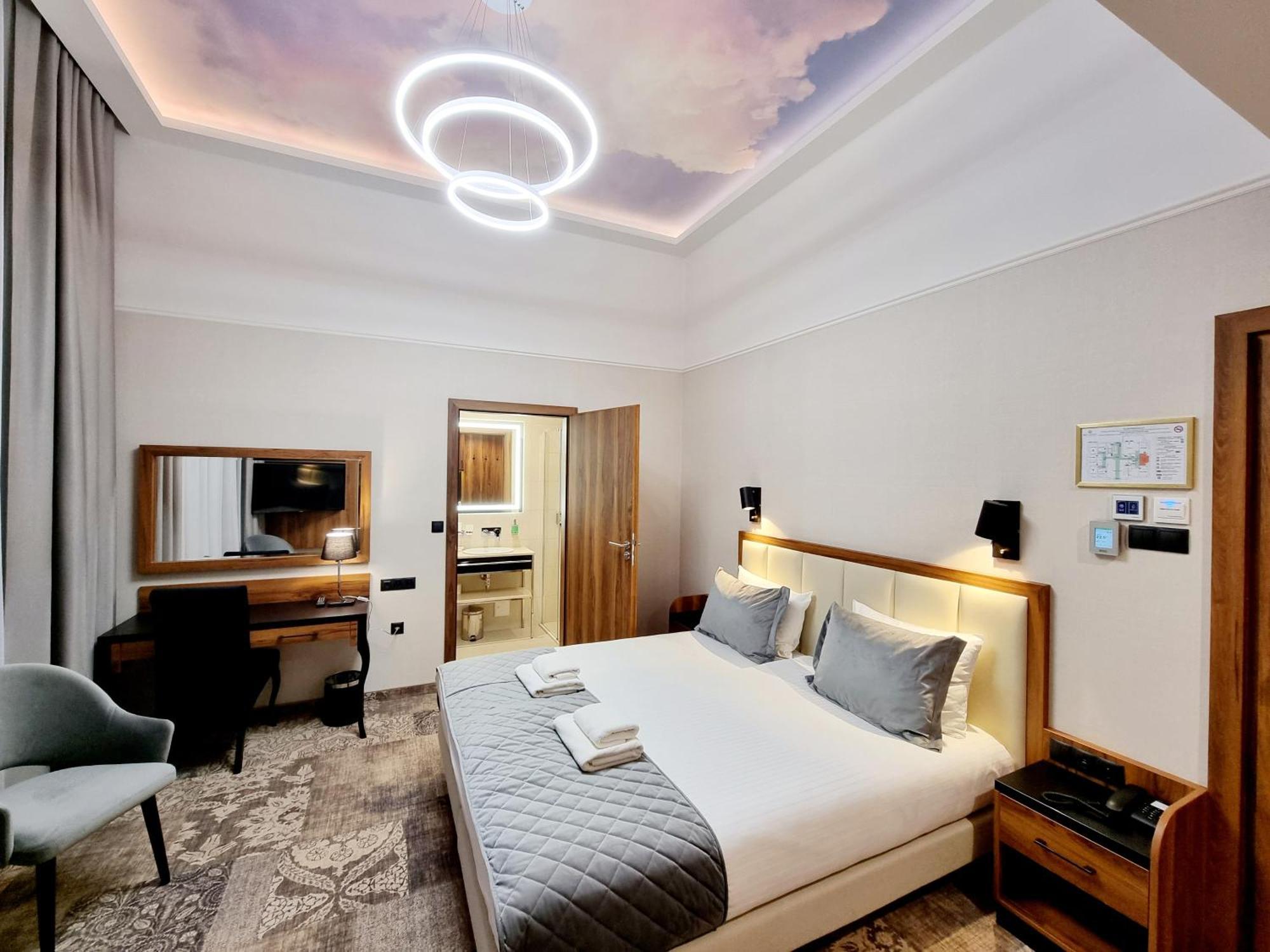 Sky Hotel Cracovia Exterior foto