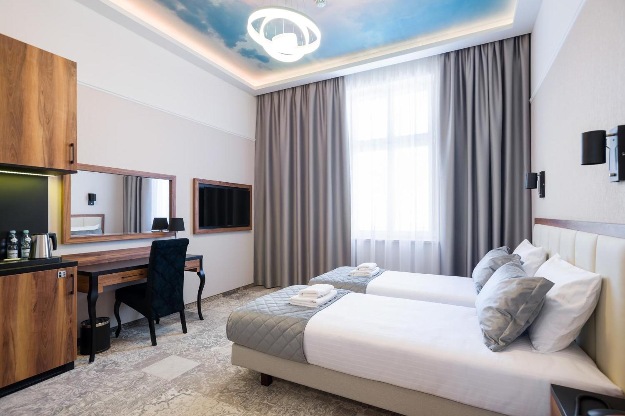 Sky Hotel Cracovia Exterior foto